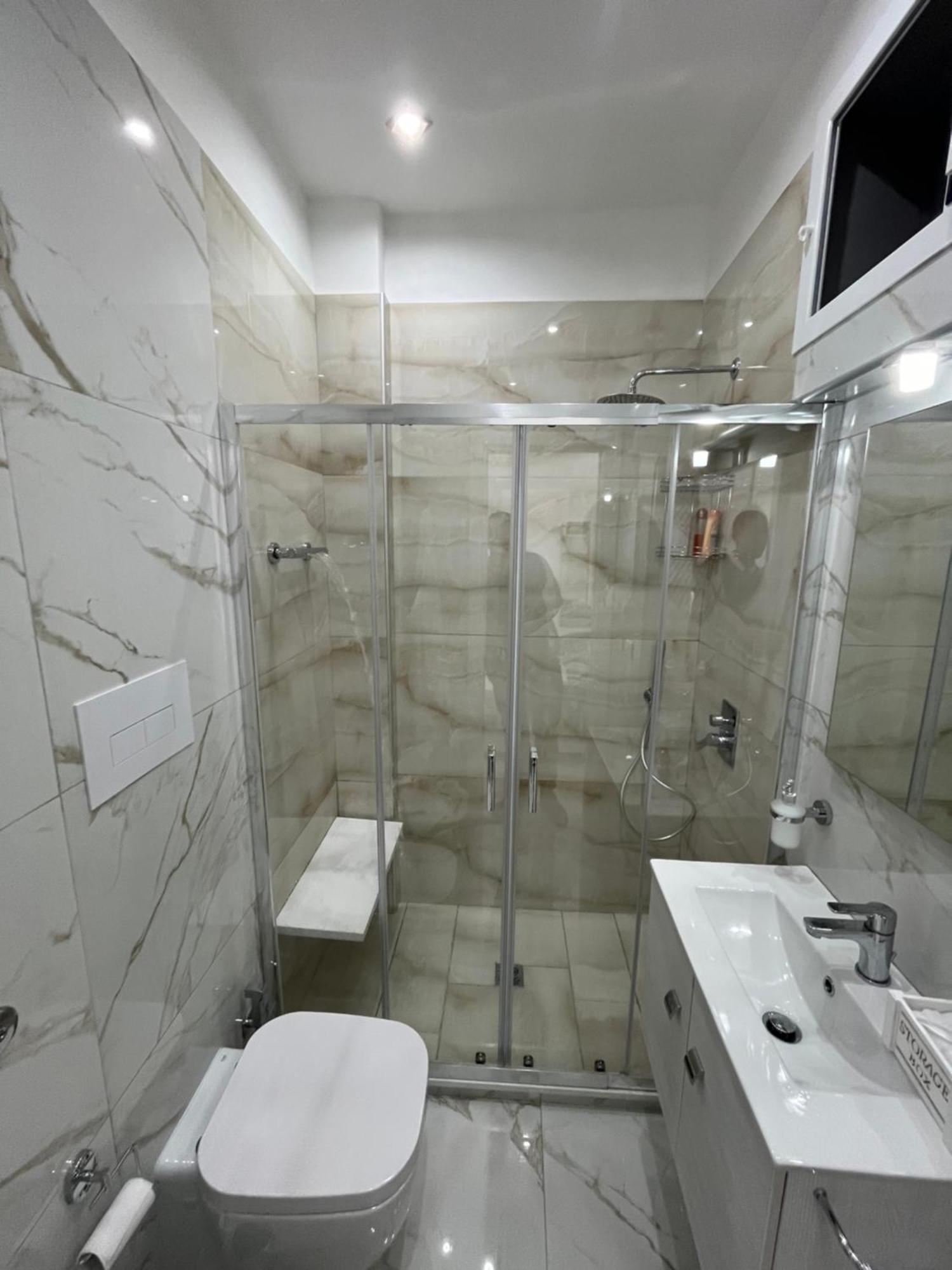 Regina House * Napoli