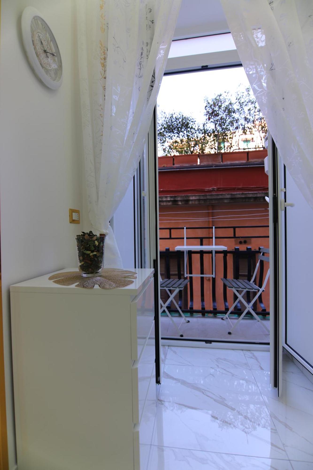 Regina House * Napoli