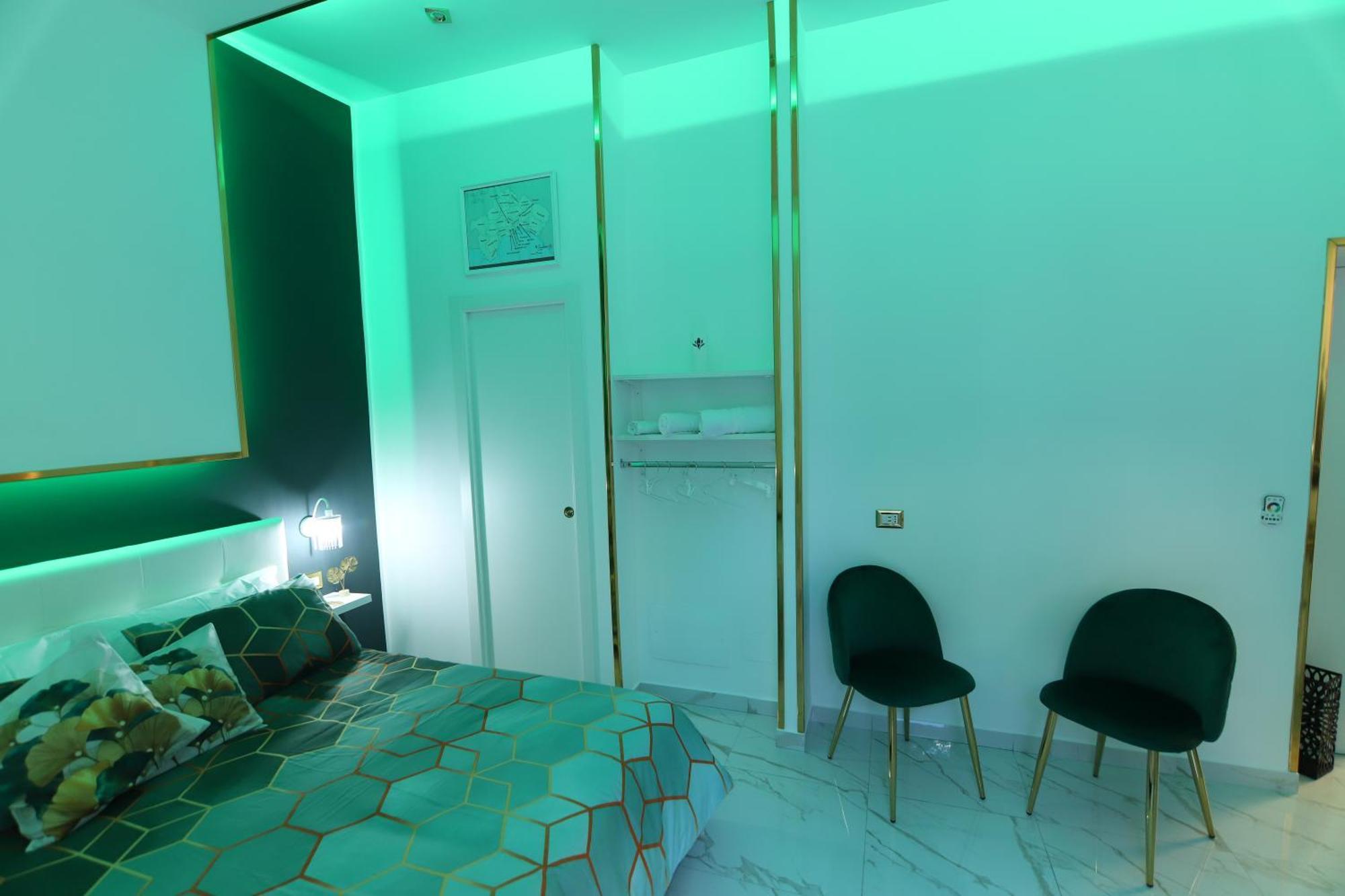 Regina House * Napoli